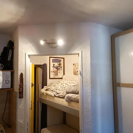 Studio Apartment *